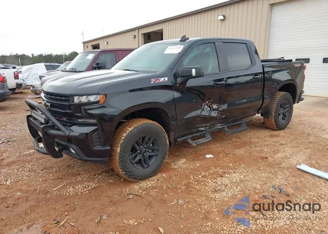 2021 Chevrolet Silverado 1500 4Wd Short Bed Lt Trail Boss z USA, uszkodzony, nr VIN 1GCPYFED8MZ317788